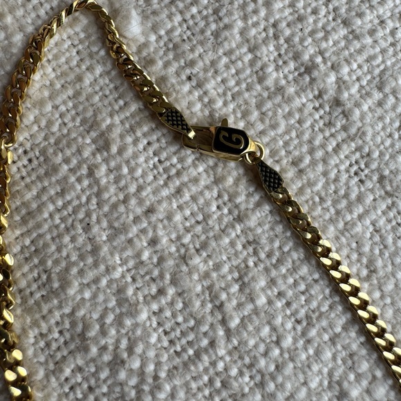 GLD Micro Cuban Link Chain - Picture 4 of 4